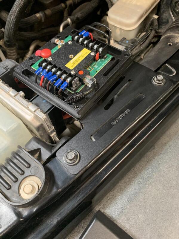 sPOD 09-18 Jeep Wrangler JK SourceLT w/Blue LED Switch Panel
