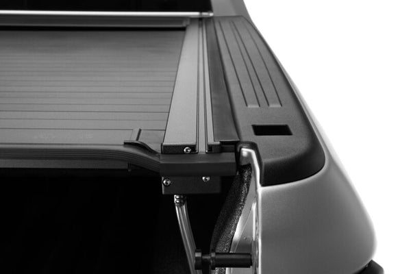 RealTruck 2019-2026 Chevy/GMC Silverado/Sierra 6ft 7in FlushFit Retractable Cover